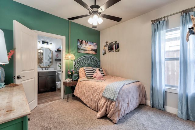 823 N 6th Circle, Wolfforth, TX 79382