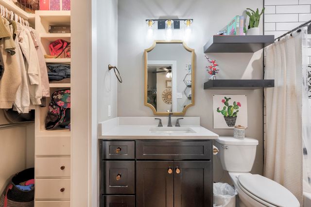 823 N 6th Circle, Wolfforth, TX 79382