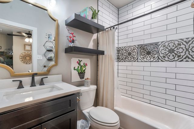 823 N 6th Circle, Wolfforth, TX 79382