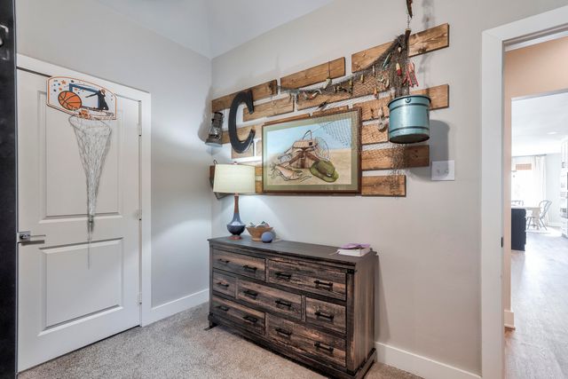 823 N 6th Circle, Wolfforth, TX 79382