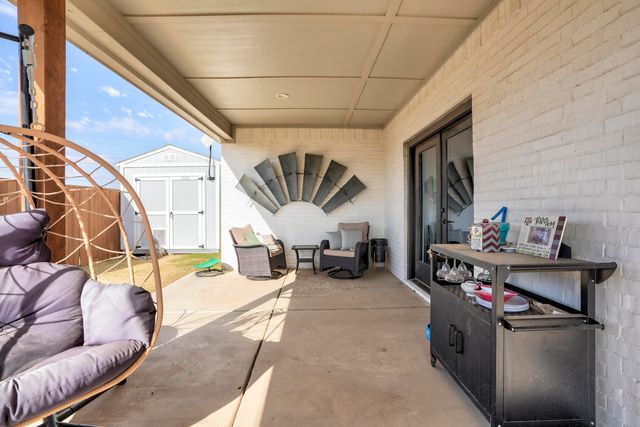 823 N 6th Circle, Wolfforth, TX 79382