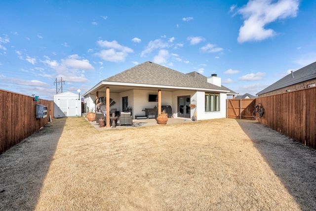 823 N 6th Circle, Wolfforth, TX 79382