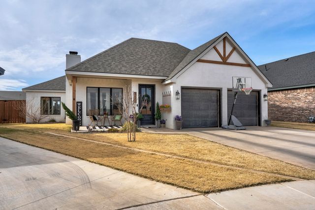 823 N 6th Circle, Wolfforth, TX 79382