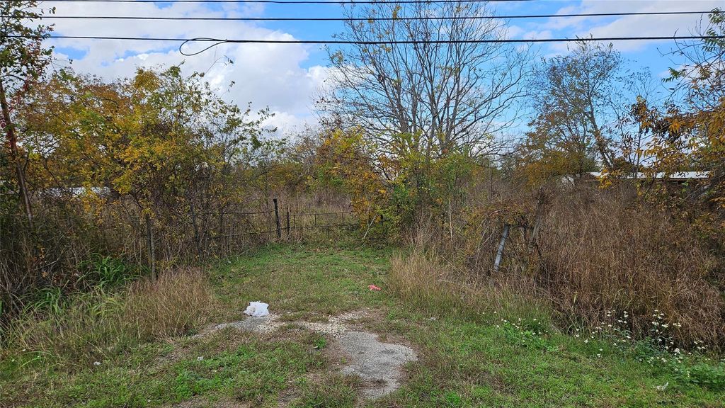 0 10 Highway, Baytown, TX 77521