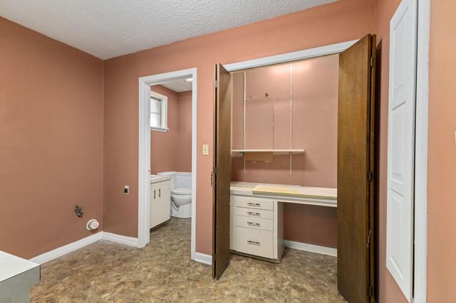 202 Kallus ST, Schulenburg, TX 78956