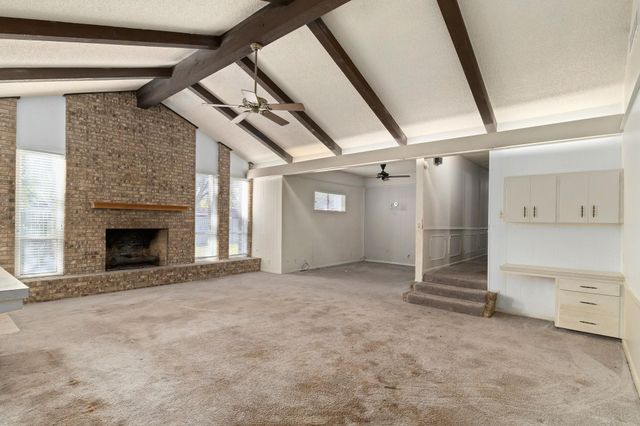 202 Kallus ST, Schulenburg, TX 78956