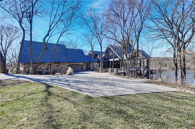 16900 Highland Ridge Drive, Loch Lloyd, MO 64012