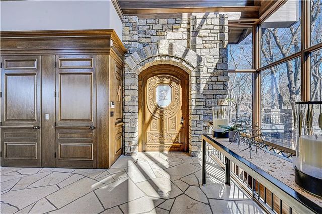 16900 Highland Ridge Drive, Loch Lloyd, MO 64012