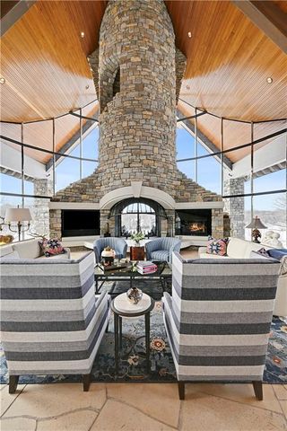 16900 Highland Ridge Drive, Loch Lloyd, MO 64012