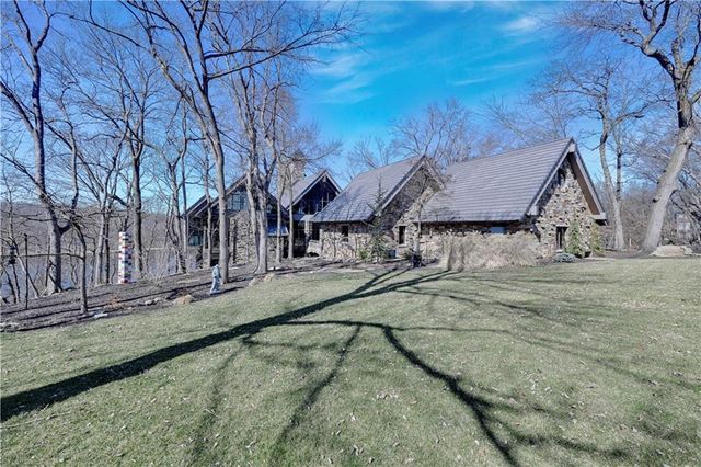 16900 Highland Ridge Drive, Loch Lloyd, MO 64012