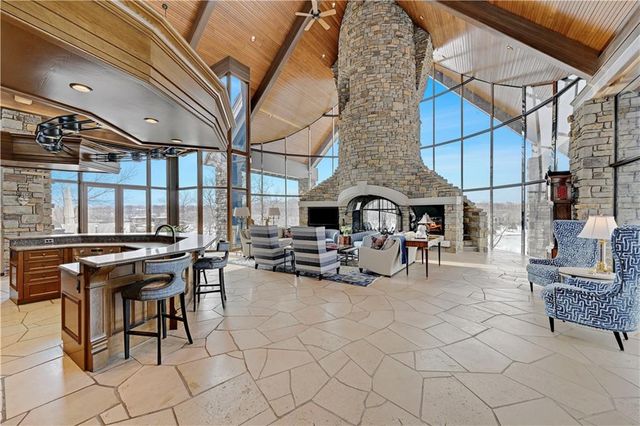 16900 Highland Ridge Drive, Loch Lloyd, MO 64012