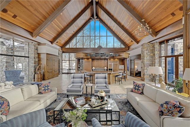 16900 Highland Ridge Drive, Loch Lloyd, MO 64012