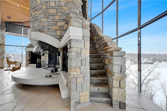 16900 Highland Ridge Drive, Loch Lloyd, MO 64012