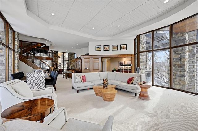 16900 Highland Ridge Drive, Loch Lloyd, MO 64012