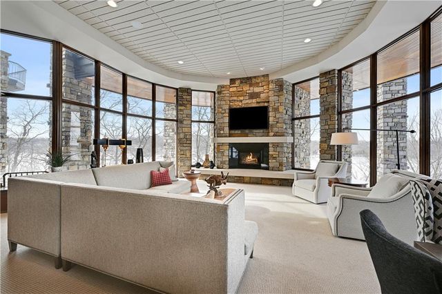 16900 Highland Ridge Drive, Loch Lloyd, MO 64012