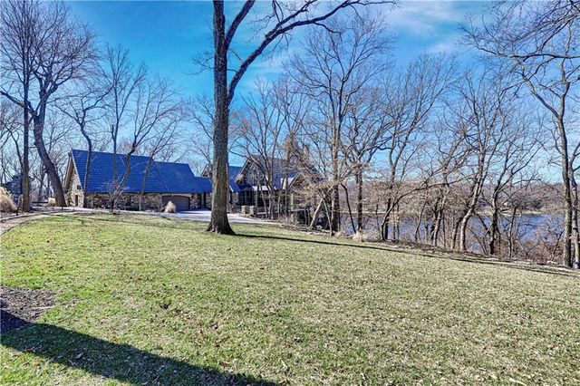 16900 Highland Ridge Drive, Loch Lloyd, MO 64012