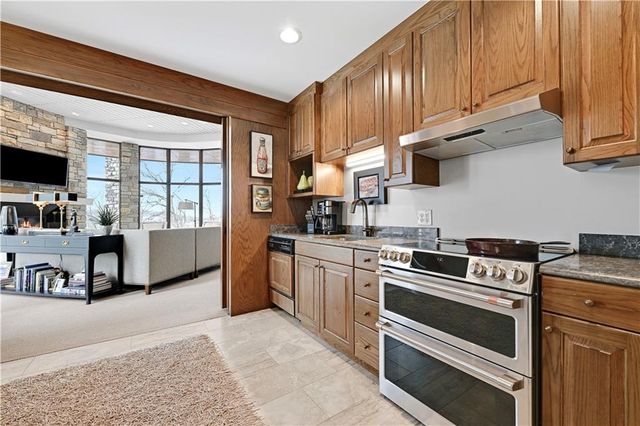 16900 Highland Ridge Drive, Loch Lloyd, MO 64012