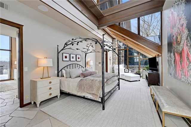 16900 Highland Ridge Drive, Loch Lloyd, MO 64012