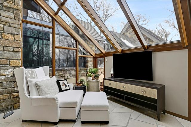 16900 Highland Ridge Drive, Loch Lloyd, MO 64012