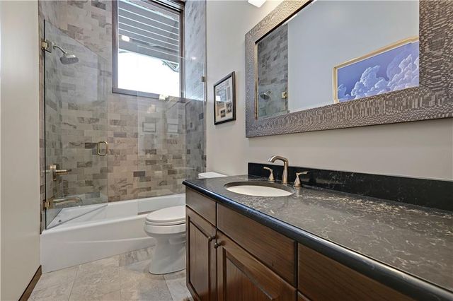 16900 Highland Ridge Drive, Loch Lloyd, MO 64012