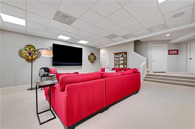 16900 Highland Ridge Drive, Loch Lloyd, MO 64012