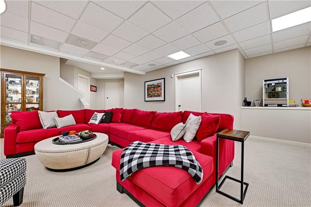 16900 Highland Ridge Drive, Loch Lloyd, MO 64012