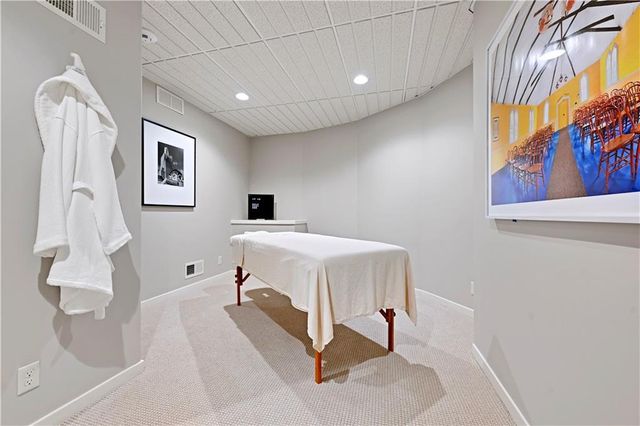 16900 Highland Ridge Drive, Loch Lloyd, MO 64012