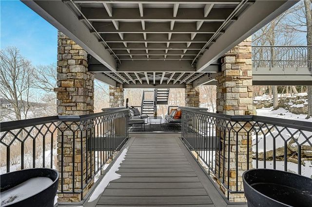 16900 Highland Ridge Drive, Loch Lloyd, MO 64012