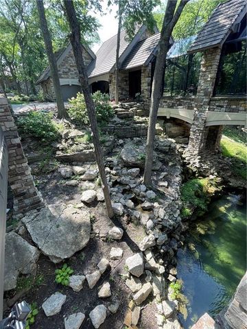 16900 Highland Ridge Drive, Loch Lloyd, MO 64012