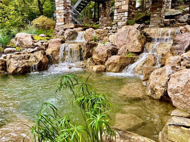 16900 Highland Ridge Drive, Loch Lloyd, MO 64012