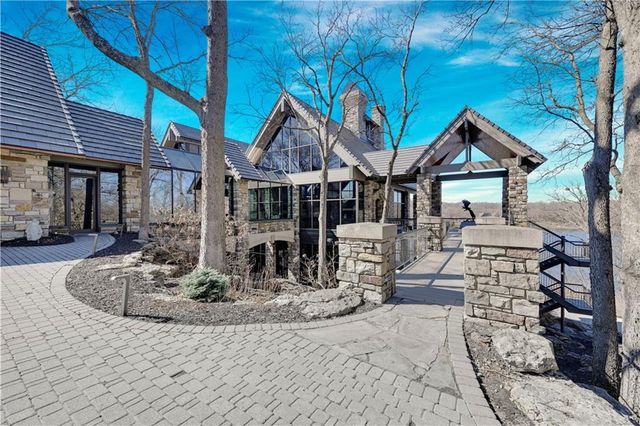 16900 Highland Ridge Drive, Loch Lloyd, MO 64012