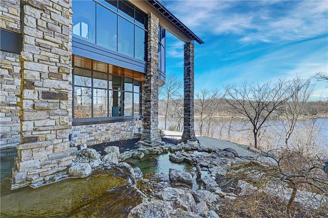 16900 Highland Ridge Drive, Loch Lloyd, MO 64012