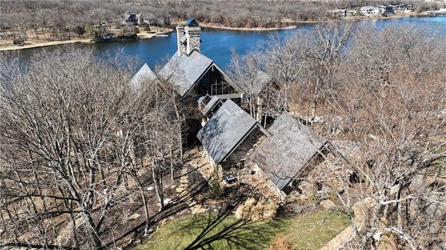 16900 Highland Ridge Drive, Loch Lloyd, MO 64012