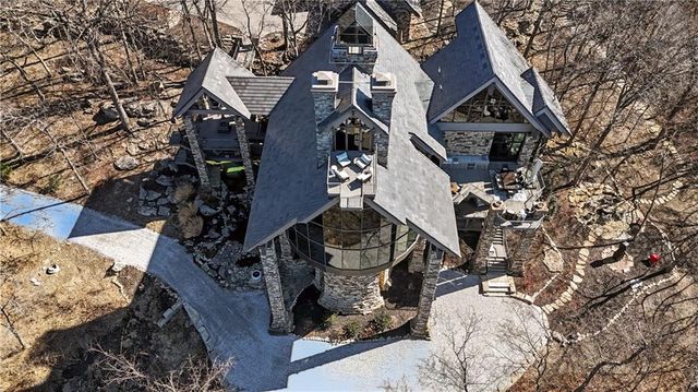 16900 Highland Ridge Drive, Loch Lloyd, MO 64012