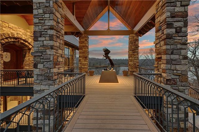 16900 Highland Ridge Drive, Loch Lloyd, MO 64012