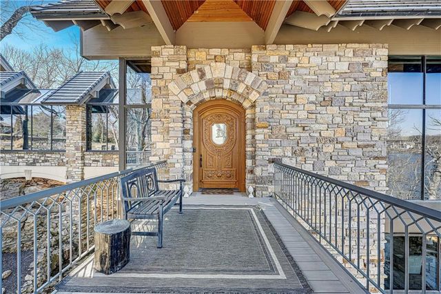 16900 Highland Ridge Drive, Loch Lloyd, MO 64012