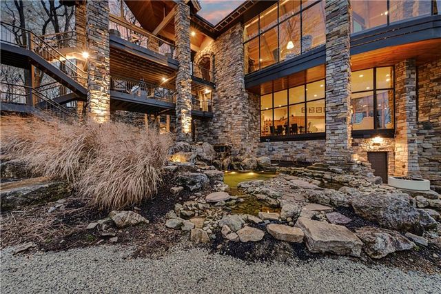 16900 Highland Ridge Drive, Loch Lloyd, MO 64012