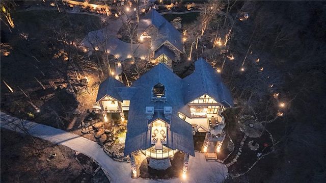 16900 Highland Ridge Drive, Loch Lloyd, MO 64012