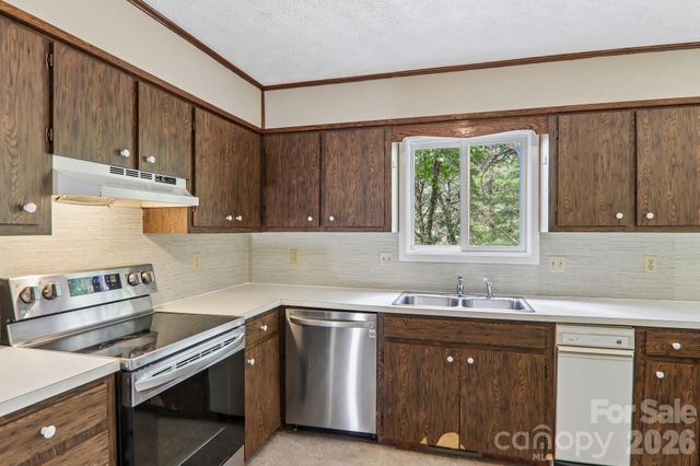 3 Frontier Court, Asheville, NC 28805