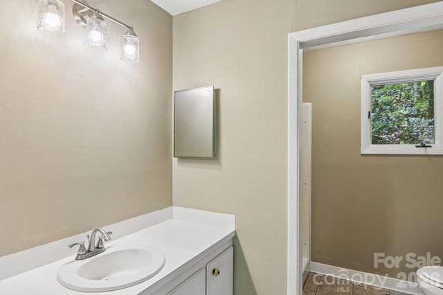 3 Frontier Court, Asheville, NC 28805