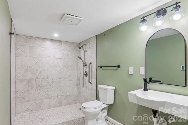 3 Frontier Court, Asheville, NC 28805