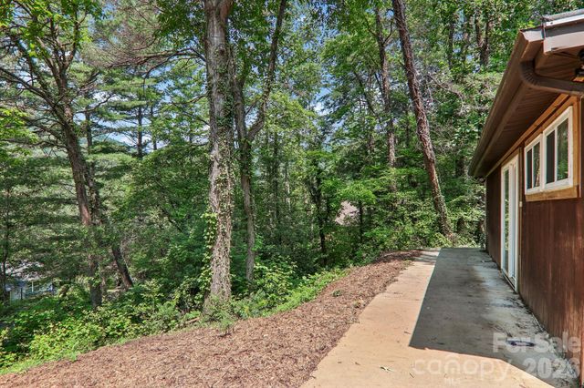 3 Frontier Court, Asheville, NC 28805