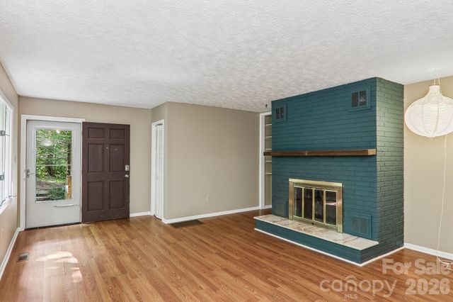 3 Frontier Court, Asheville, NC 28805