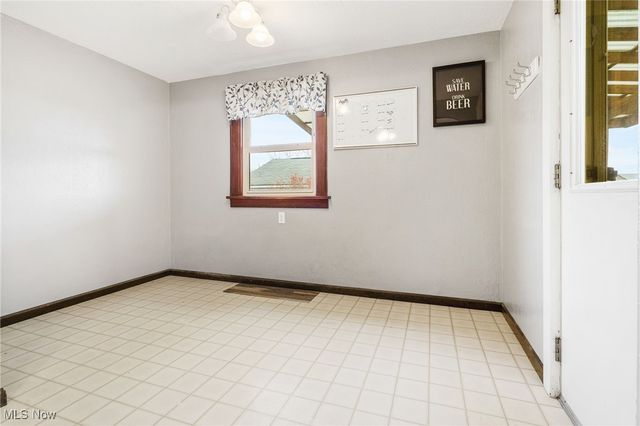 3840 Waynesburg Drive SE, Canton, OH 44707