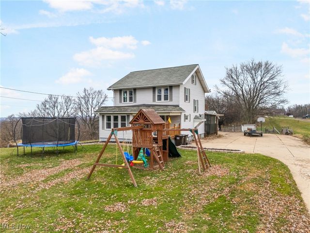 3840 Waynesburg Drive SE, Canton, OH 44707