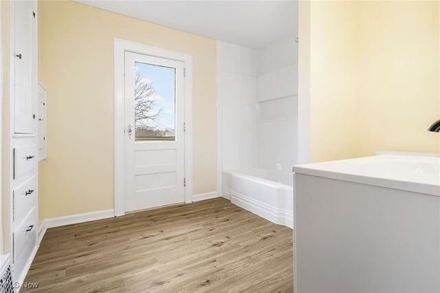 3840 Waynesburg Drive SE, Canton, OH 44707