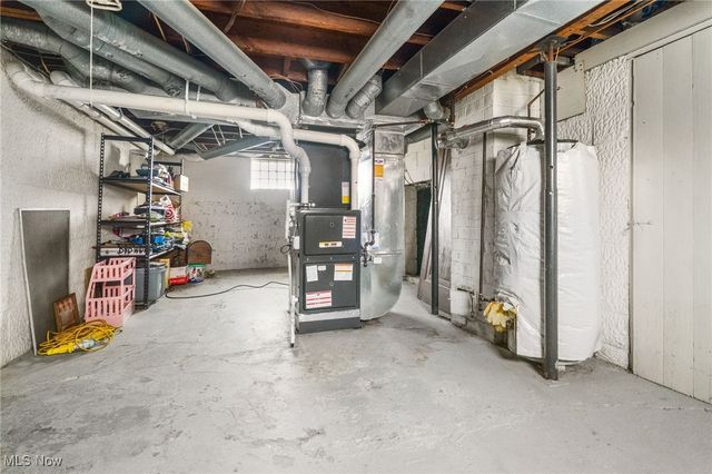 3840 Waynesburg Drive SE, Canton, OH 44707