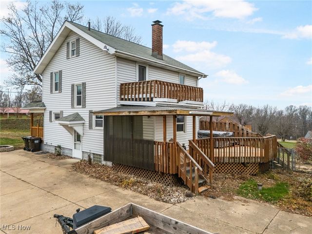 3840 Waynesburg Drive SE, Canton, OH 44707