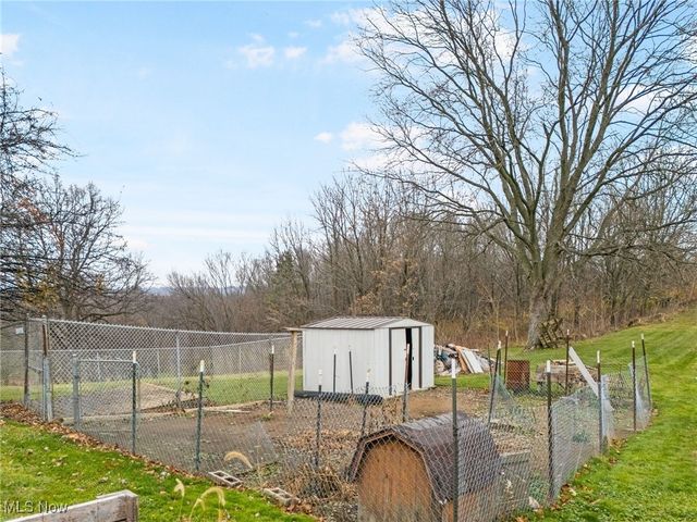 3840 Waynesburg Drive SE, Canton, OH 44707