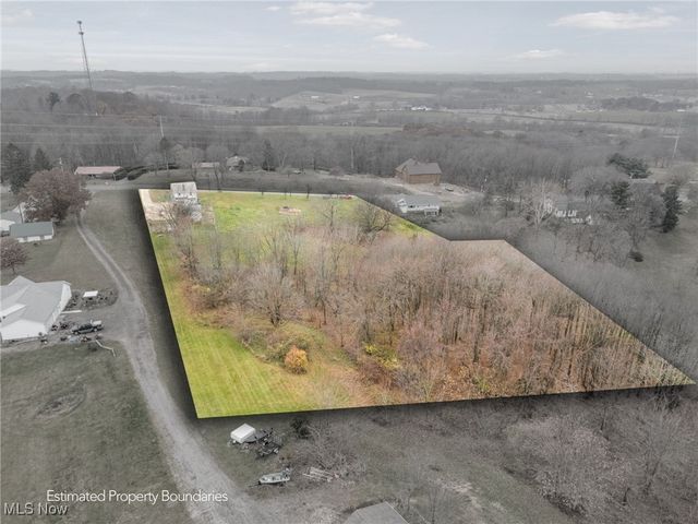 3840 Waynesburg Drive SE, Canton, OH 44707